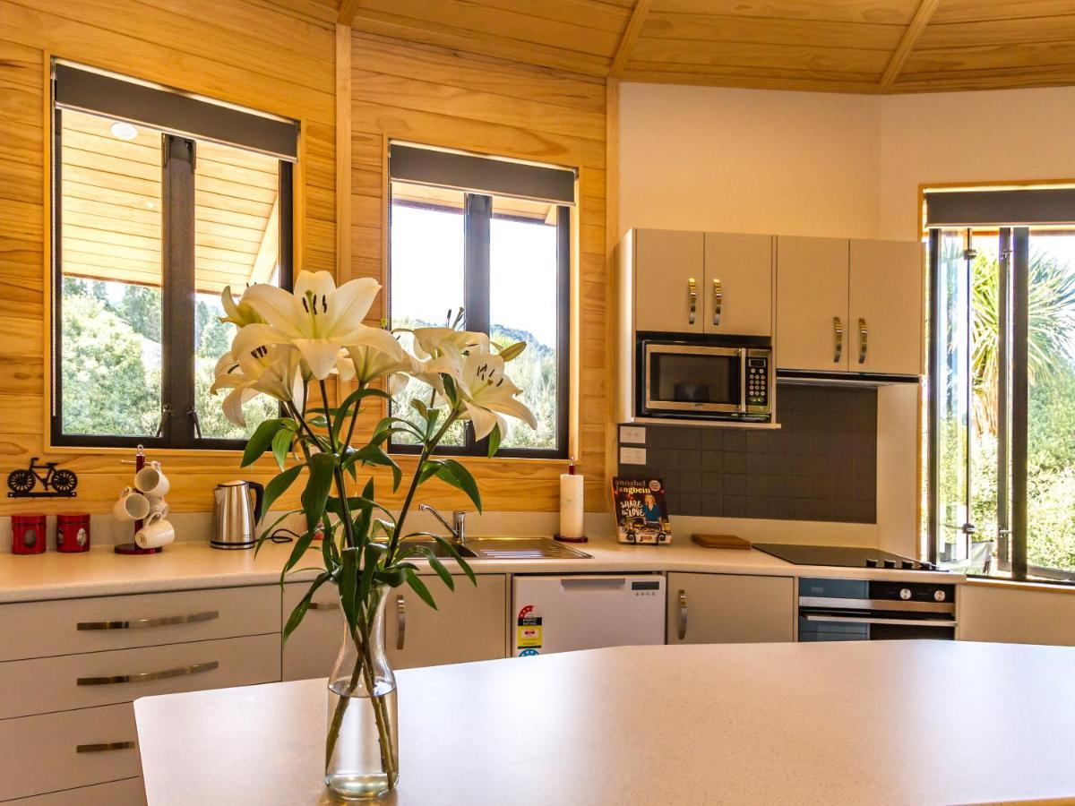 The Snowglobe - Ohakune Modern Yurt Style Chalet Exteriör bild