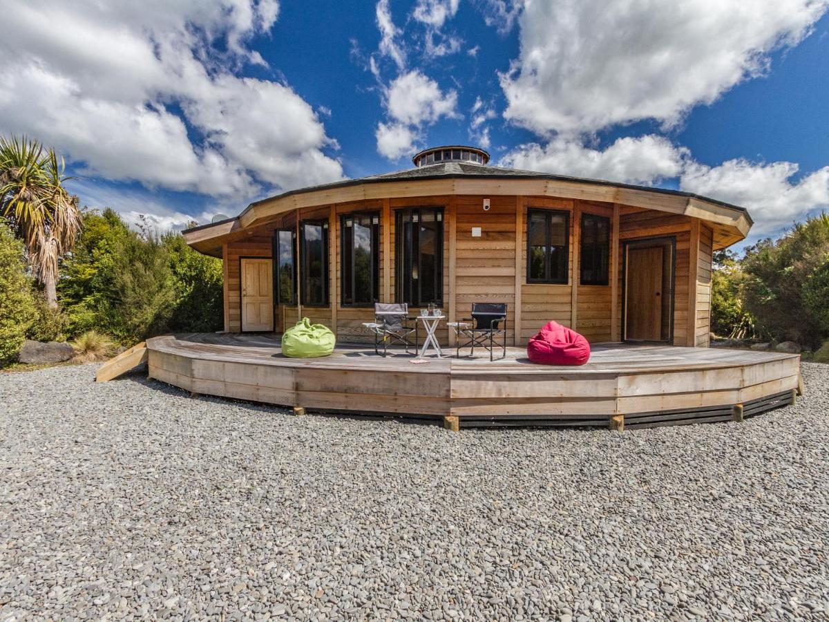 The Snowglobe - Ohakune Modern Yurt Style Chalet Exteriör bild